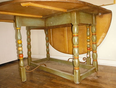 Monterey gateleg table