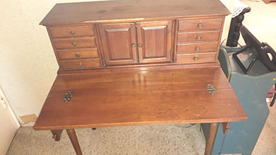 Pennsylvania House desk No. 5780